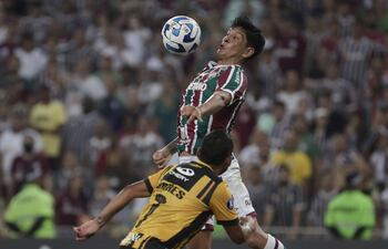 Germán Cano (arriba), delantero argentino de Fluminense, que hoy recibe a River Plate.