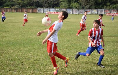 El proyecto "Fútbol en las escuelas - FIFA" pretende llegar a 100 instituciones educativas que desarrollan Jornada Escolar Extendida (JEE).