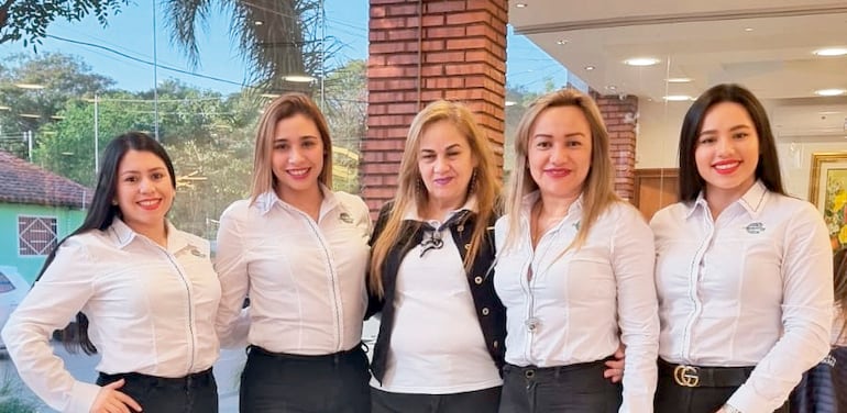 El equipo humano de Mrodamientos se especializa en la eficiencia, amabilidad y excelencia en el trato.