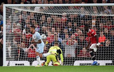 Manuel Lanzini comienza el festejo de su gol para el West Ham contra el Manchester United