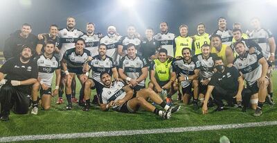 El plantel de Olimpia Lions tras la victoria del miércoles sobre Cobras y la clasificación a semifinales. Foto: SLAR