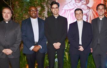 Los padres de Schoenstatt: Martín Gómez, Reginald Ibe, Óscar Saldívar, Santiago Ferrero, Cristián Rodríguez y
Cristhian Silva.