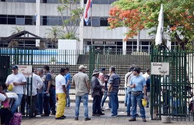 En sus últimas movilizaciones, Sitrande había defendido que los “beneficios” que reciben sus asociados se mantengan en el presupuesto de la institución. (Foto archivo)