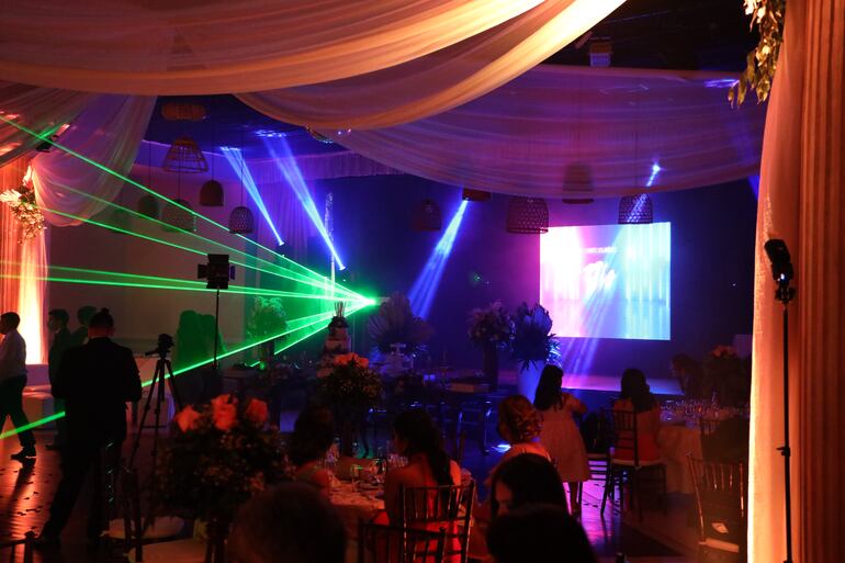 Los temas musicales para bailar fueron seleccionados por Papo Encina Dj. 