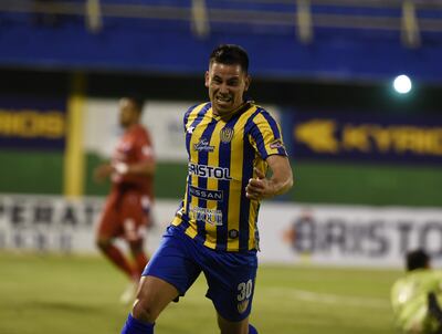 Walter Ortiz, autor del primer gol que abrió el camino para el triunfo de Luqueño sobre Nacional por la tercera fecha del torneo Clausura 2021.
