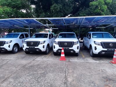 Camionetas doble cabina que fueron compradas para uso de los altos funcionarios de la INC.