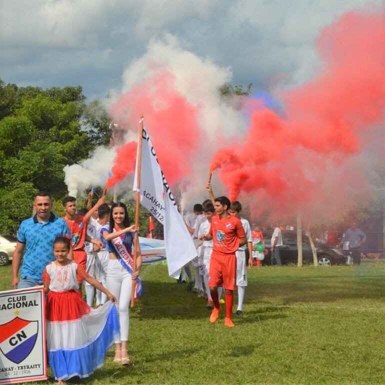 Una colorida presentación tuvo el Club Nacional