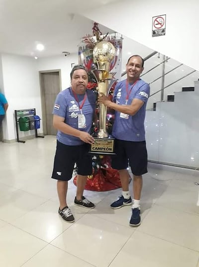 José Noguera (i), con Omar "Pantera" Fretes, inseparables compañeros en las justas del salonismo.