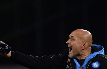 Luciano Spalletti, entrenador del Napoli, que tiene 15 puntos de ventaja como líder en la Serie A.