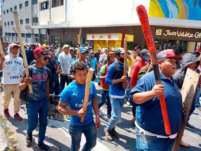 Marcha indigena por el microcentro de la ciudad de Asunción, pidiendo el rechazo del proyecto de ley que plantea aumentar las penas para invasores de tierras