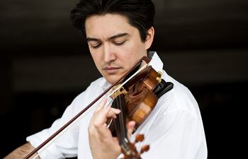 El violinista germano-japonés Koh Gabriel Kameda.