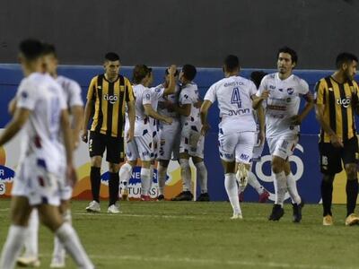 En la primera rueda del Clausura, Nacional y Guaraní igualaron a un gol.