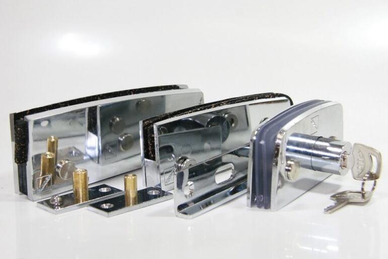 Kit de puerta batiente.