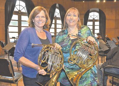 Lisa Bontrager y Michele Stebleton, durante un ensayo con la OSCA.