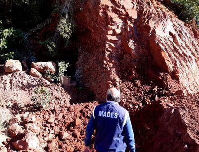 Sin permisos que avalen para retirar  piedra y arena se  explota una cantera en Luque. Encontraron además columnares.
