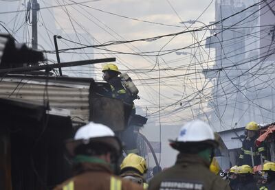Incendio en el Mercado 4. La ANDE dice que no le avisaron a tiempo.
