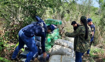 Carga de marihuana decomisada en Yby Pytã, Canindeyú.