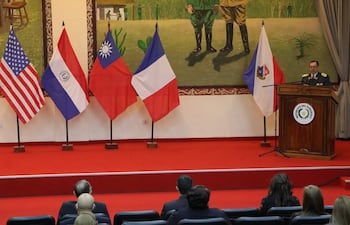 El Cnel. Miguel Escurra, actual director del Instituto Superior de Idiomas del Ministerio de Defensa Nacional, remarcó los logros y desafíos en estos 60 años de labor de la institución a su cargo.