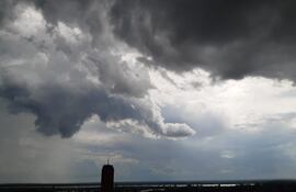 Anuncian tormentas eléctricas