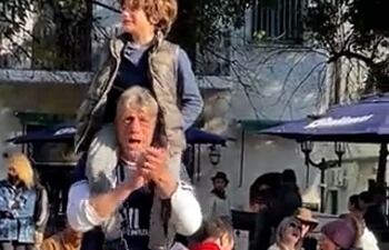 Eduardo vení a buscar a Juan Cruz San Telmo Buenos Aires