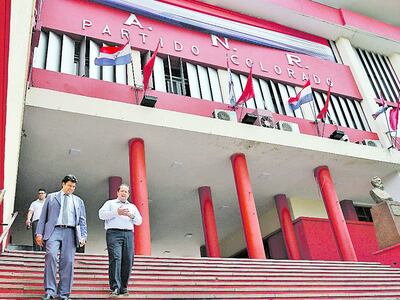 La entrada de la sede de la Asociación Nacional Republicana, en Asunción.