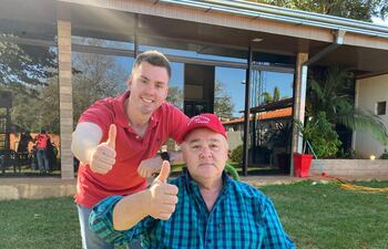 El gobernador Roberto González y su hijo Federico González.