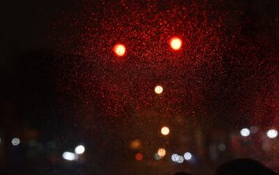 Llovizna sobre Asunción en la madrugada de este lunes.