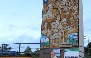El tres de marzo, fecha aniversario del distrito, el intendente, Otmar Luciano Becker Danieli, dejó inaugurado un portal de bienvenida a la ciudad. El objetivo de la obra instalada al borde de la ruta internacional PY06 “Dr. Juan León Mallorquín” es identificar al distrito ante el país y el mundo.