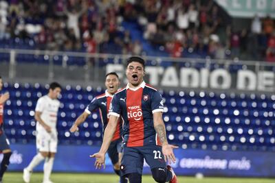 Claudio Aquino convirtió un doblete en Sajonia.