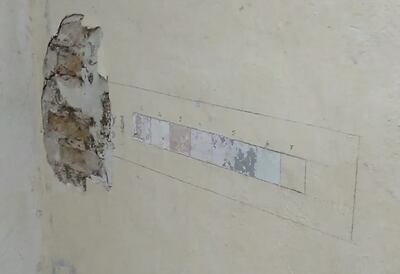 En la imagen se observa las siete capas de colores que fueron descubiertas en las paredes del Palacio de López.