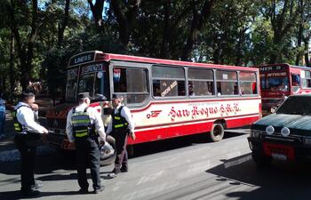 La Policía Municipal de Tránsito (PMT) realizó control sobre la calle Dr. José Gaspar Rodríguez de Francia y la calle San Lorenzo de la ciudad universitaria.