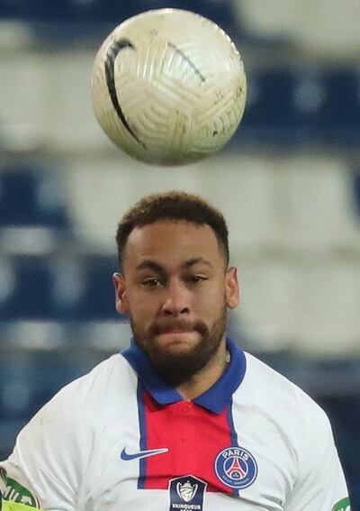 Neymar, de 29 años, otra vez lesionado en el fútbol francés.