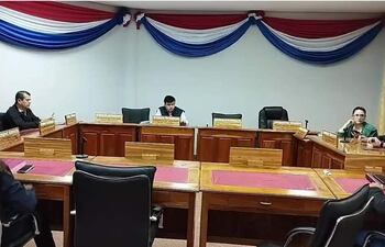 La sala de sesión con los curules vacíos en la Junta Municipal de San Juan Nepomuceno.