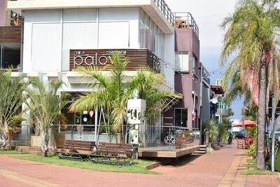 Vista de la llamada “manzana gastronómica” frente a la playa San José.