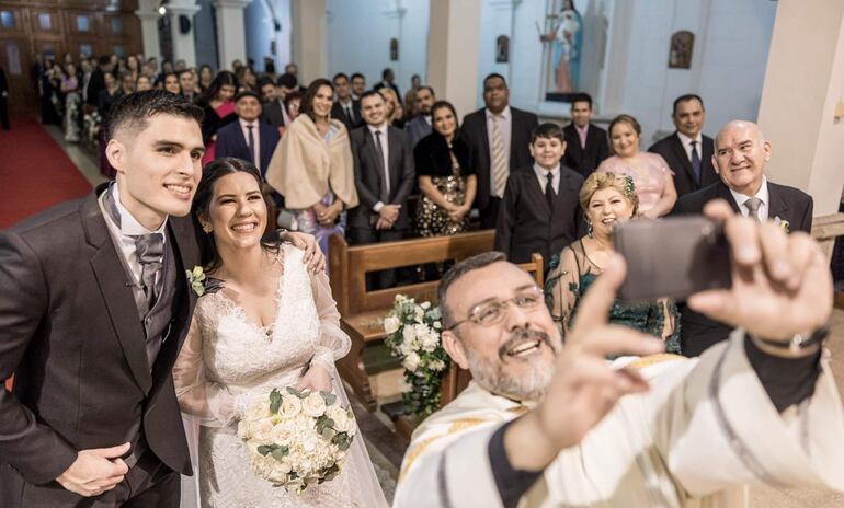 Selfie con el sacerdote.