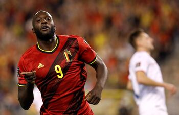 Romelu Lukaku festeja su gol para Bélgica contra República Checa. Fue el N° 67 en su partido 100 con los Diablos Rojos.