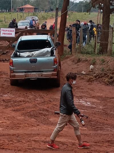 Pequeños mineros de Paso Yobái, Guairá, denunciaron que un grupo de “guerrilleros” a punta de armas de fuego y disparos intimidatorios, pretende apropiarse de la cantera del cual extraen oro.