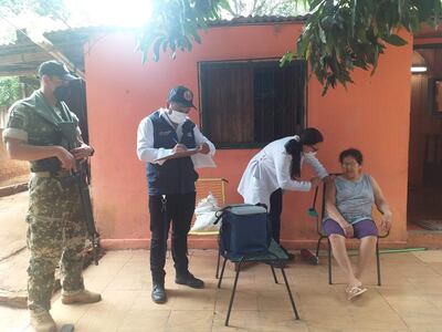 Vacunación casa por casa en Alto Paraná.