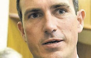 El senador Stephan Rasmussen (PPQ). Su sector tiene numerosos planes para el IPS, su servicio y sus fondos.