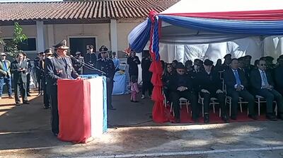 El comisario general inspector Benicio Ramírez Sánchez, titular de la Dirección de Policía en Alto Paraná, durante el acto protocolar.