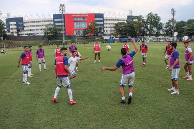 El plantel del 12 de Octubre, durante los trabajos previos.