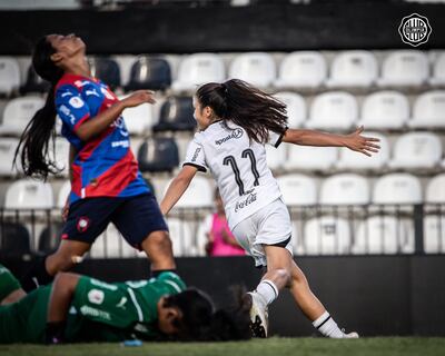 Agustina Varela autora de un gol para la victoria franjeada 3-1 ante Cerro Porteño