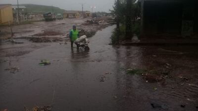 Inundados en cada lluvia en el barrio Republicano
