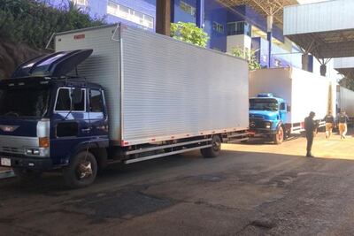 Los camiones quedaron incautados en la cabecera del Puente de la Amistad.