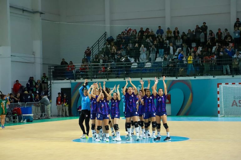 Paraguay goleó a Bolivia en la cuarta fecha del handball femenino de los Juegos Odesur Asunción 2022. Las Guerreras, vigentes bicampeonas bolivarianas, tienen prácticamente asegurada una medalla.