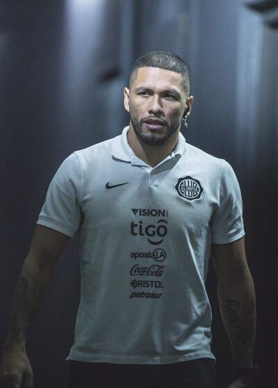 El capitán Richard Ortiz Bustos (31 años), prácticamente se bajó del avión ayer.