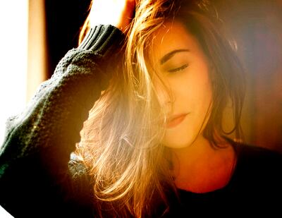 Con muchos cuidados y sobre todo paciencia se puede recuperar la salud del cabello. Aunque nada es definitivo, depende de cada persona.