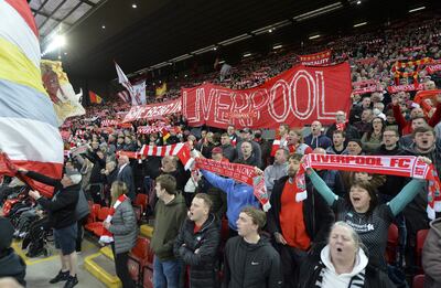 En el minuto 7, con 1-0 a favor del Liverpool, gracias a un tanto a los cuatro minutos de Luis Díaz, la gente se levantó de sus asientos y comenzó a aplaudir a Cristiano.