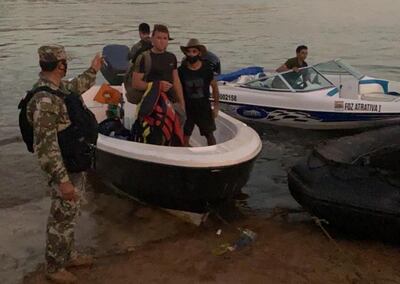 Los tres extranjeros detenidos en el primer procedimiento.