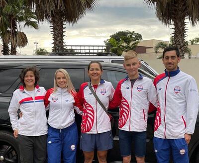 De izq. a der. Silvia Rodas (30 años), Rita Borges (27), Sara Torres (31), Vinicius Bortoloso (15) y Lucas Bogado (27), parte del team Paraguay que está en Brasil.